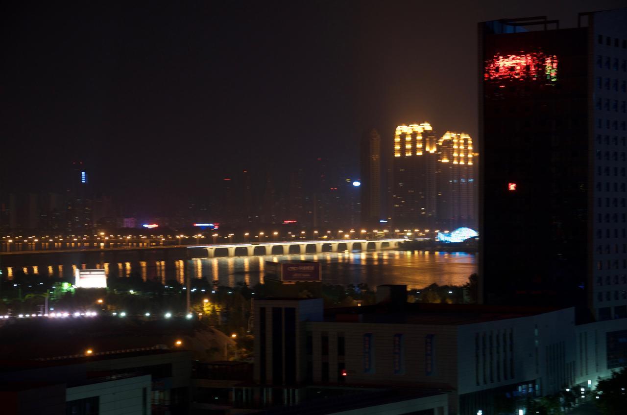 Metropolo, Wuhan, Wuchang Jiangtan Jiyuqiao Subway Station Εξωτερικό φωτογραφία